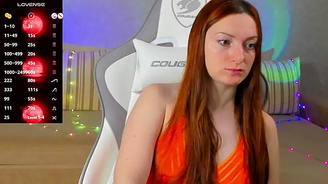 Snapshot of FlamyGold chatting on 10.30.25 FlamyGold online show from 10.30.25