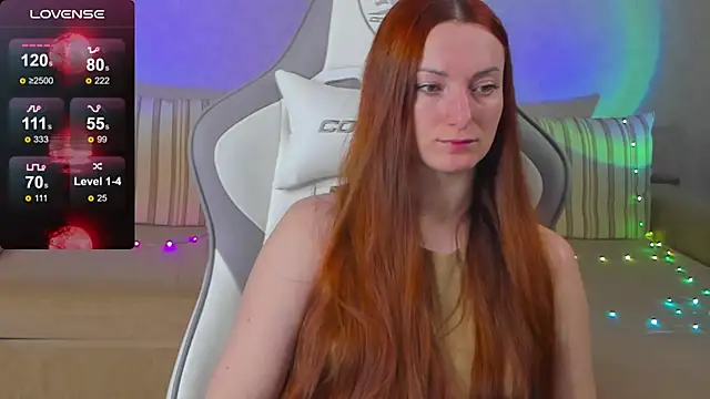 Snapshot of FlamyGold chatting on 11.16.25 FlamyGold online show from 11.16.25