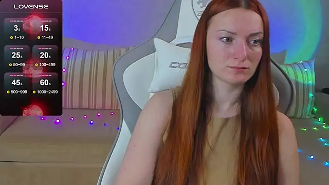 Snapshot of FlamyGold chatting on 11.21.25 FlamyGold online show from 11.21.25