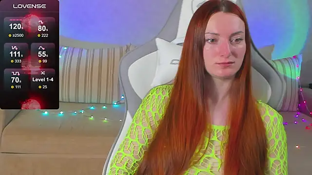 Snapshot of FlamyGold chatting on 11.27.25 FlamyGold online show from 11.27.25