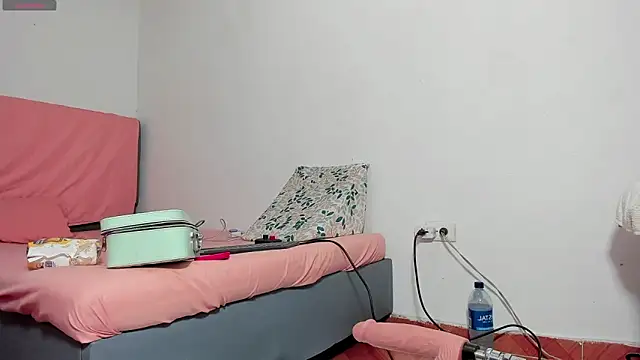 Snapshot of blondeb201 chatting on 03.10.25 blondeb201 online show from 03.10.25