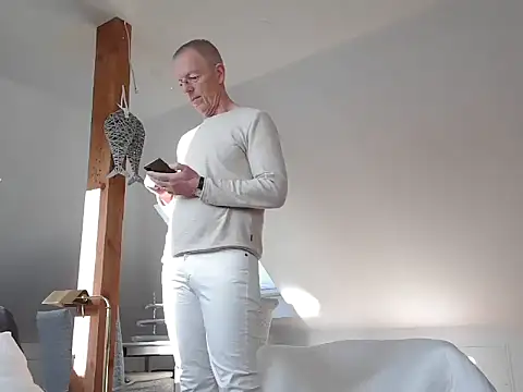 maxmueller321 online show from 02.18.26