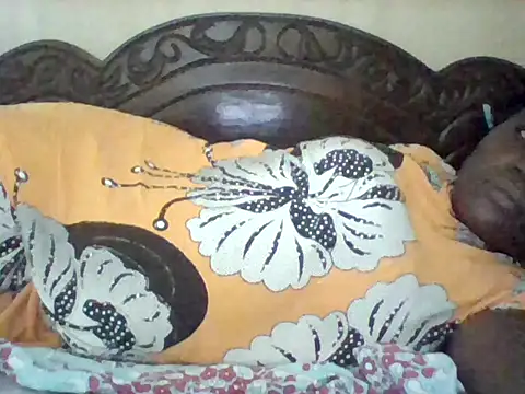 Snapshot of missarpie chatting on 04.13.26 missarpie online show from 04.13.26