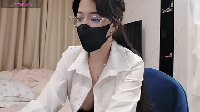 TuyetNhi2k6 online show from 01.24.25