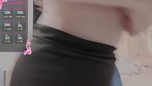 TuyetNhi2k6 online show from 02.24.25