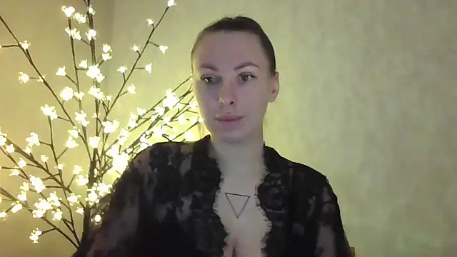 Snapshot of _Leslyy_Solo_1 chatting on 02.02.25 Leslyy Solo 1 online show from 02.02.25