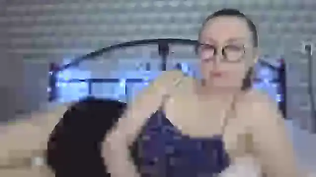 Snapshot of _Leslyy_Solo_1 chatting on 02.17.25 Leslyy Solo 1 online show from 02.17.25