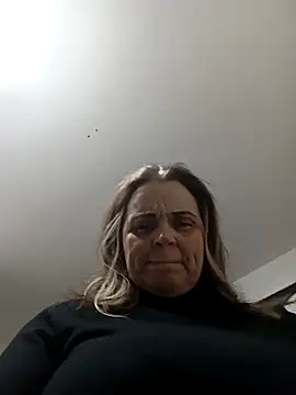 hugebobbs online show from 12.19.25