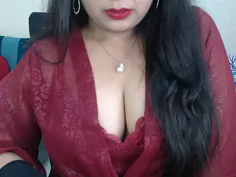 Snapshot of Inviting_Aanya chatting on 01.01.25 Inviting Aanya online show from 01.01.25