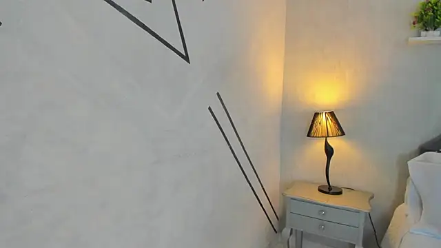 Snapshot of AnntoniaWood chatting on 12.24.24 AnntoniaWood online show from 12.24.24