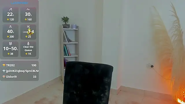 Snapshot of AnntoniaWood chatting on 03.10.25 AnntoniaWood online show from 03.10.25