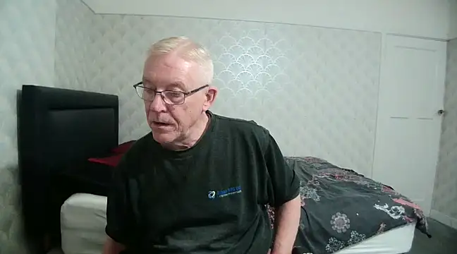 Snapshot of shaun63m chatting on 02.25.25 shaun63m online show from 02.25.25