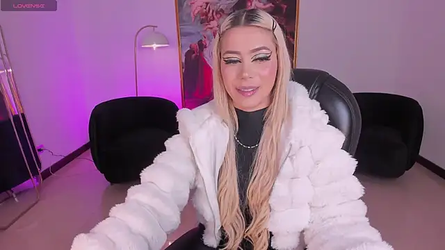 HannaConnor  online show from 03.03.26