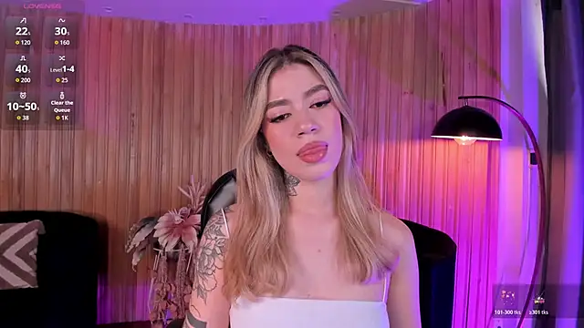 ViolettHansson online show from 11.13.25