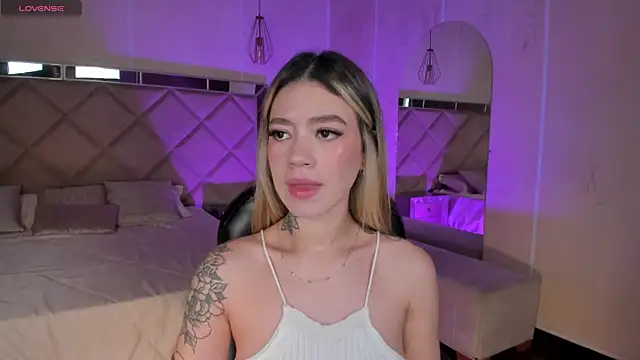 ViolettHansson online show from 01.12.26