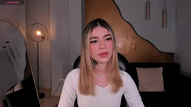 ViolettHansson online show from 02.07.26