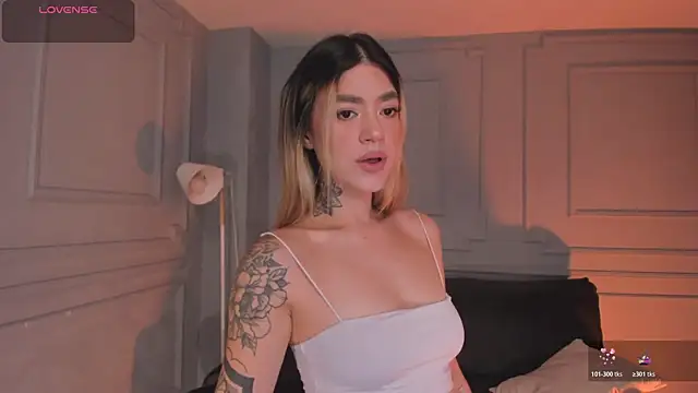 ViolettHansson online show from 04.15.26