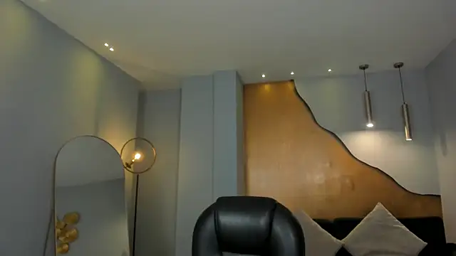 AliceHarper  online show from 10.17.25