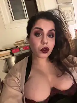 Snapshot of holyeroticss chatting on 01.25.25 holyeroticss online show from 01.25.25