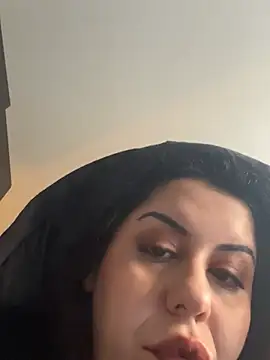 Snapshot of holyeroticss chatting on 02.22.25 holyeroticss online show from 02.22.25