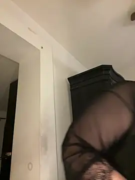 Snapshot of holyeroticss chatting on 03.20.25 holyeroticss online show from 03.20.25