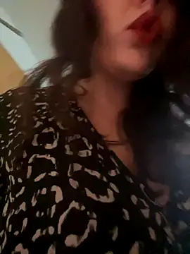 Snapshot of holyeroticss chatting on 09.18.25 holyeroticss online show from 09.18.25