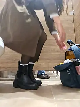 Snapshot of mmmVirginia chatting on 11.27.25 mmmVirginia online show from 11.27.25