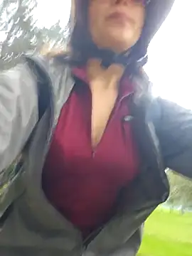 Snapshot of mmmVirginia chatting on 12.15.25 mmmVirginia online show from 12.15.25