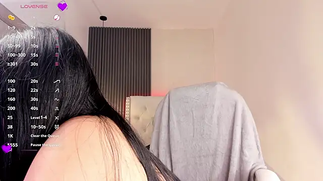 aliscollins  online show from 10.10.25