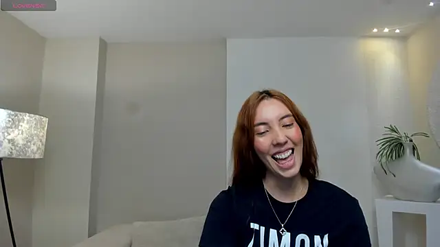 Snapshot of AnaisNin chatting on 06.04.26 AnaisNin online show from 06.04.26