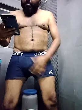 Snapshot of Daddy_inurhouse chatting on 11.09.25 Daddy inurhouse online show from 11.09.25