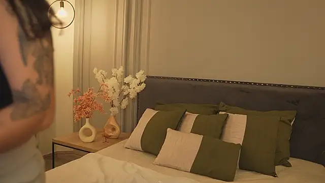 IrisBaker online show from 02.28.26