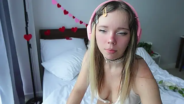 Snapshot of Ayra_Lust chatting on 02.14.25 Ayra Lust online show from 02.14.25