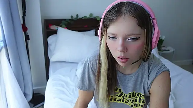 Snapshot of Ayra_Lust chatting on 03.17.25 Ayra Lust online show from 03.17.25