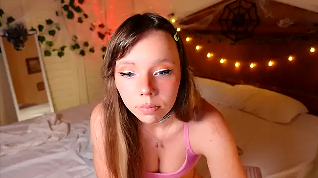 Snapshot of Ayra_Lust chatting on 10.25.25 Ayra Lust online show from 10.25.25