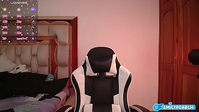 Snapshot of emilyaboott chatting on 02.01.26 emilyaboott online show from 02.01.26