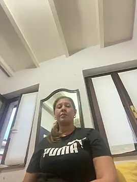 Snapshot of andreinitahg chatting on 01.08.25 andreinitahg online show from 01.08.25