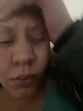 Snapshot of andreinitahg chatting on 01.10.25 andreinitahg online show from 01.10.25