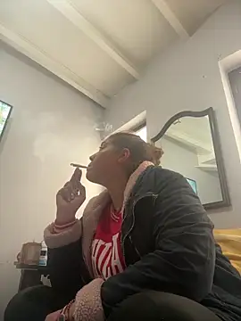 Snapshot of andreinitahg chatting on 03.17.25 andreinitahg online show from 03.17.25