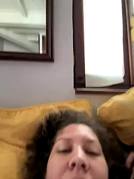 Snapshot of andreinitahg chatting on 12.17.25 andreinitahg online show from 12.17.25