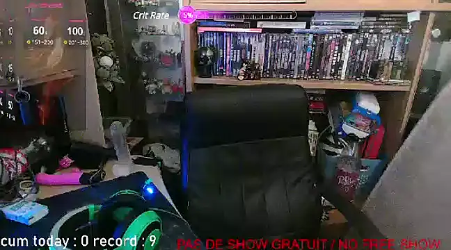 Snapshot of nicolasdumand21 chatting on 02.14.25 nicolasdumand21 online show from 02.14.25