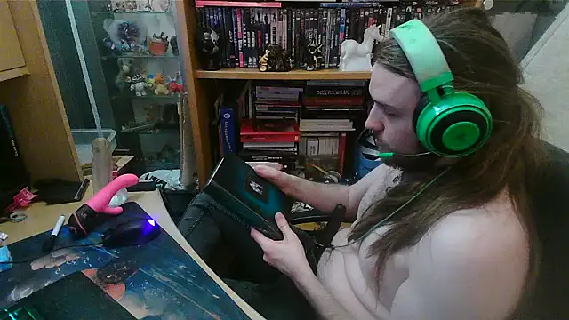 Snapshot of nicolasdumand21 chatting on 02.17.25 nicolasdumand21 online show from 02.17.25