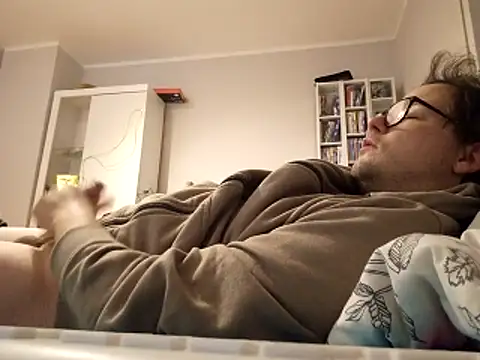 larsgessner30 online show from 11.28.25