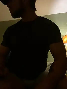 Snapshot of FumesClouds chatting on 12.18.24 FumesClouds online show from 12.18.24