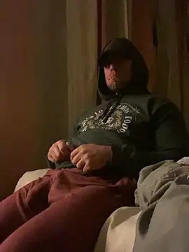 Snapshot of FumesClouds chatting on 12.22.24 FumesClouds online show from 12.22.24