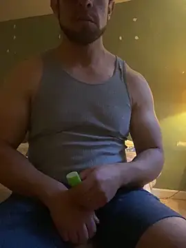 Snapshot of FumesClouds chatting on 01.21.25 FumesClouds online show from 01.21.25