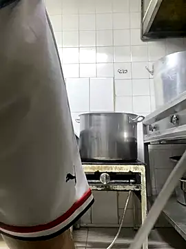 Snapshot of FumesClouds chatting on 09.10.25 FumesClouds online show from 09.10.25