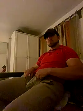 Snapshot of FumesClouds chatting on 10.31.25 FumesClouds online show from 10.31.25