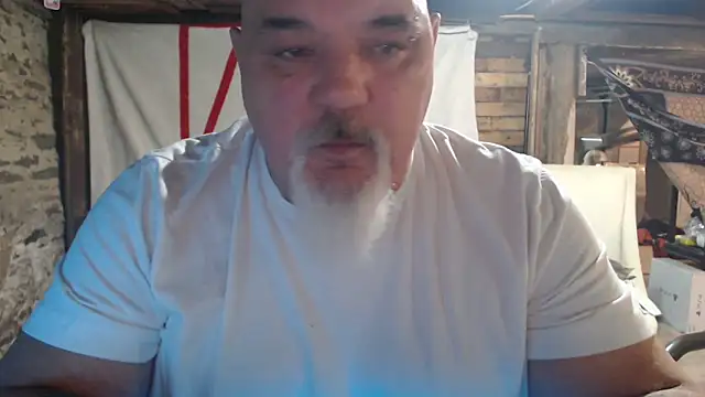 Snapshot of Newfiesausage1972 chatting on 02.11.26 Newfiesausage1972 online show from 02.11.26