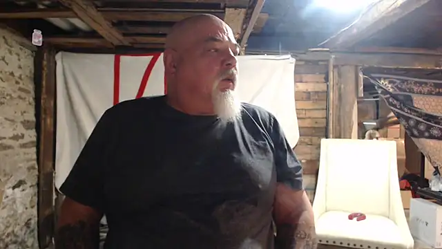 Snapshot of Newfiesausage1972 chatting on 02.14.26 Newfiesausage1972 online show from 02.14.26